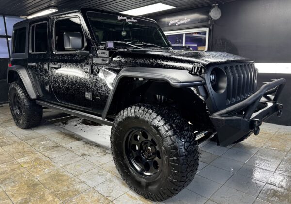 UPPF Forged Carbon Black Installed on a Jeep